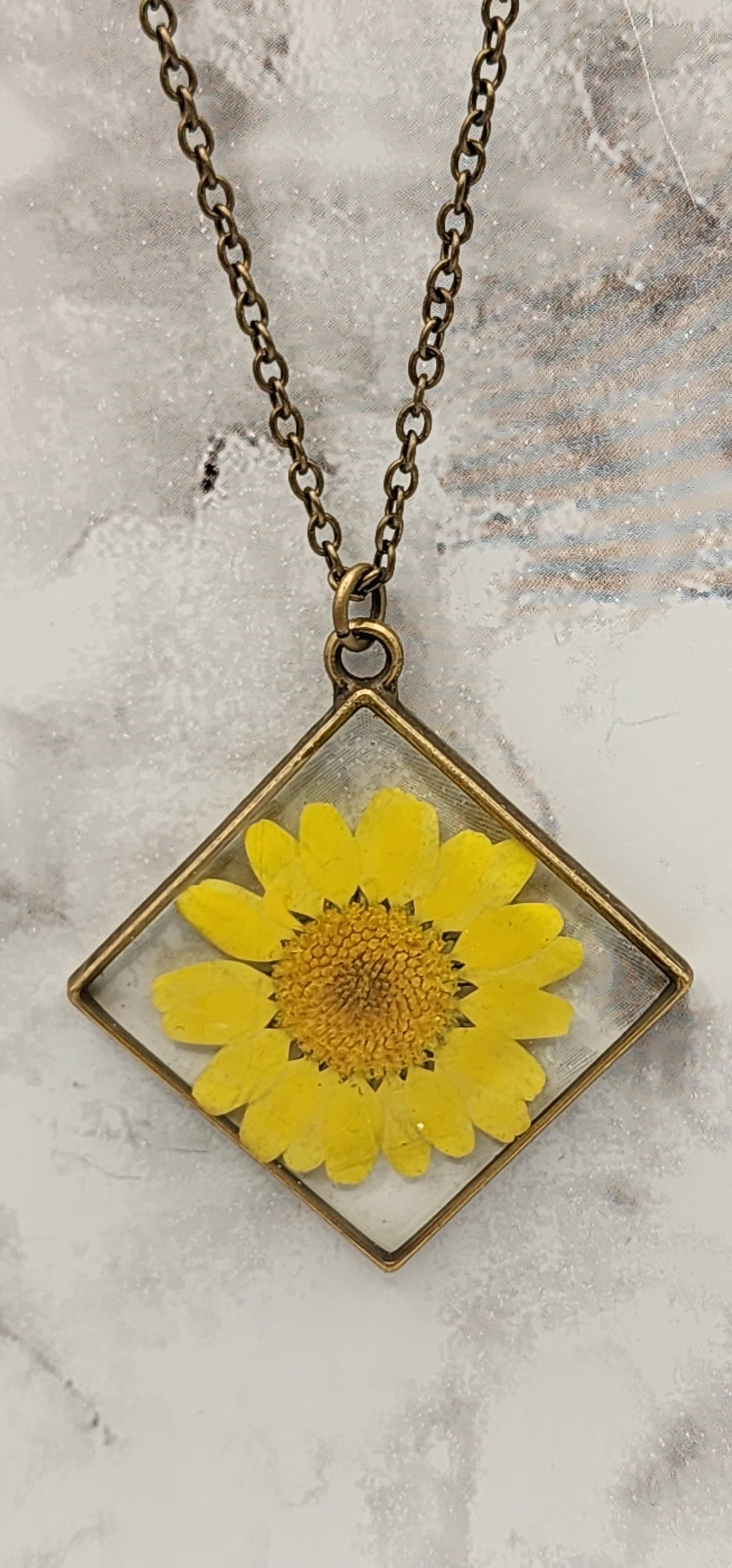 Dried Pressed Daisy Resin Necklace
